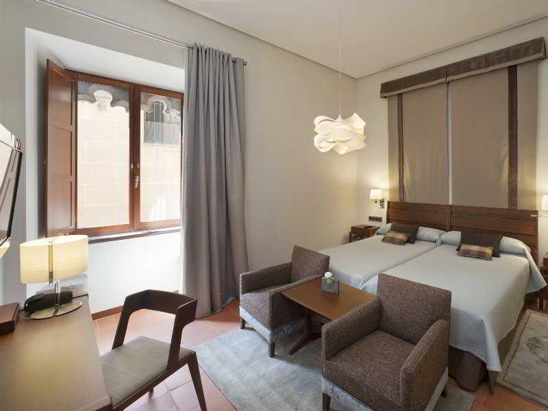 Parador De Касерес Экстерьер фото